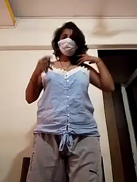 Snapshot of Love_Foreverr12 chatting on October 16, 2025, 4:43 am Love Foreverr12 online show from October 16, 2025, 4:43 am