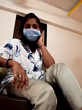 Snapshot of Love_Foreverr12 chatting on October 6, 2025, 10:16 am Love Foreverr12 online show from October 6, 2025, 10:16 am