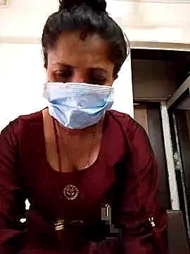 Snapshot of Love_Foreverr12 chatting on October 13, 2025, 4:47 am Love Foreverr12 online show from October 13, 2025, 4:47 am