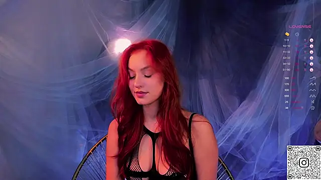 GildedKitten online show from November 23, 2025, 6:29 pm