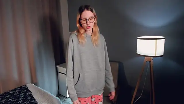 SharylSmalt online show from January 19, 2026, 1:09 am