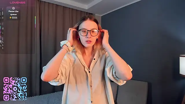 SharylSmalt online show from March 1, 2026, 1:05 am