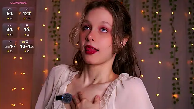 Snapshot of Tender_beauty chatting on July 14, 2026, 6:47 pm Tender beauty online show from July 14, 2026, 6:47 pm