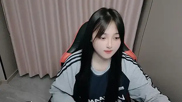 Snapshot of xxz98 chatting on April 7, 2026, 1:24 pm xxz98 online show from April 7, 2026, 1:24 pm