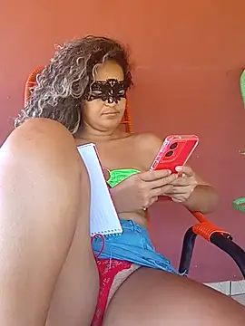 Snapshot of RaphinhaSanches chatting on April 4, 2026, 1:39 pm RaphinhaSanches online show from April 4, 2026, 1:39 pm