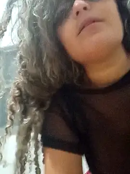 RaphinhaSanches online show from May 13, 2026, 10:44 am