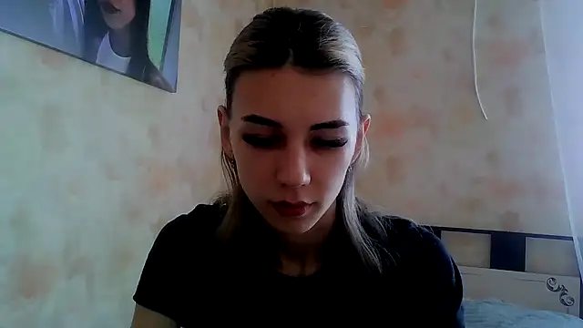 Crazy Empresis online show from April 3, 2026, 5:25 am