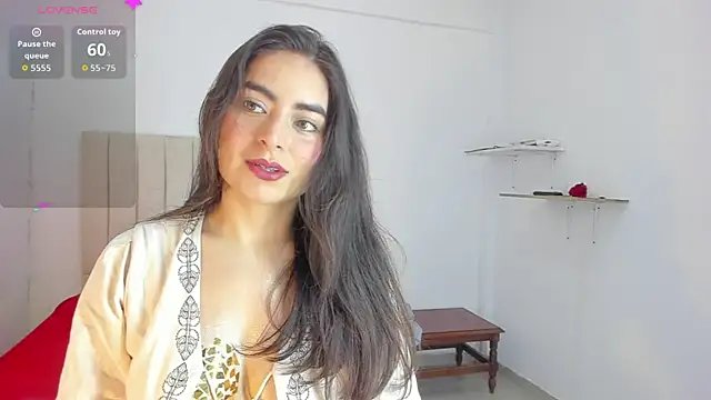 sashaa petit online show from November 4, 2025, 12:20 pm