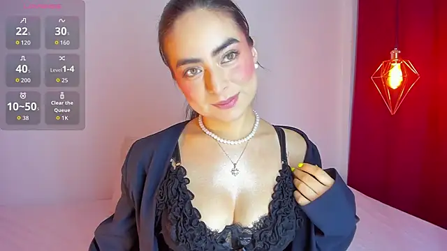 sashaa petit online show from November 28, 2025, 11:32 am