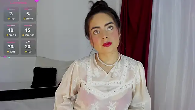 sashaa petit online show from November 11, 2025, 12:00 pm