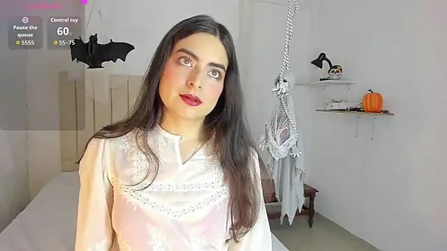 sashaa petit online show from October 31, 2025, 11:29 am