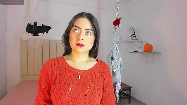 sashaa petit online show from October 20, 2025, 11:11 am