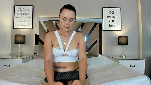 cellestehot online show from January 13, 2026, 2:21 pm