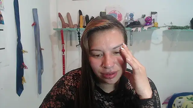 cloequeen15 online show from September 18, 2025, 10:18 am