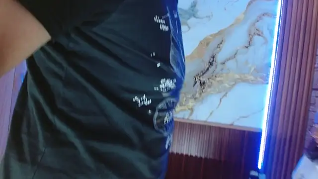 Snapshot of mollyandsam303av chatting on February 10, 2026, 7:35 pm mollyandsam303av online show from February 10, 2026, 7:35 pm