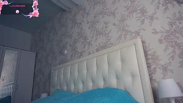 MalvinaKroening online show from November 23, 2025, 9:30 am