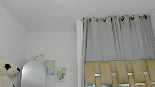 Snapshot of Zanahia2 chatting on October 9, 2025, 11:55 am Zanahia2 online show from October 9, 2025, 11:55 am