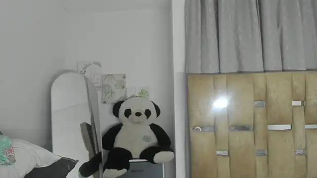 Snapshot of Zanahia2 chatting on September 18, 2025, 11:57 am Zanahia2 online show from September 18, 2025, 11:57 am