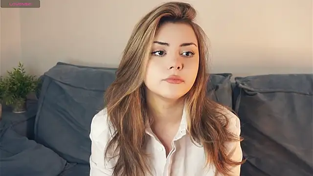 MerlynDinovo online show from December 17, 2025, 7:46 am