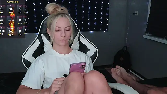 -DarkPrincess- online show from September 13, 2025, 8:20 pm