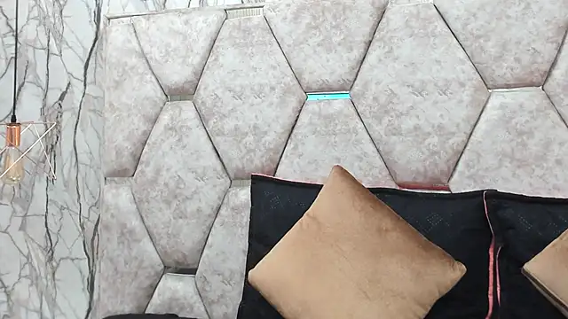 EXOTIC EBONY  online show from October 12, 2025, 7:15 pm