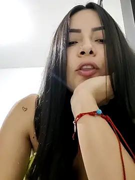 Snapshot of MayteCullen chatting on October 1, 2025, 12:16 am MayteCullen online show from October 1, 2025, 12:16 am