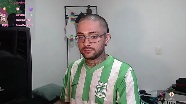 nicolastorres99 online show from December 22, 2025, 4:12 am