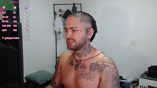 nicolastorres99 online show from December 23, 2025, 3:17 am