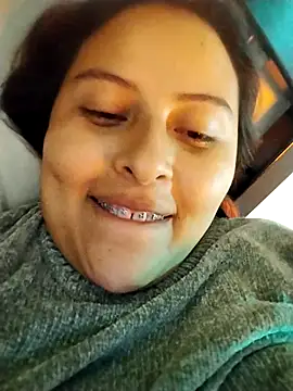 yelezia online show from October 4, 2025, 9:27 pm