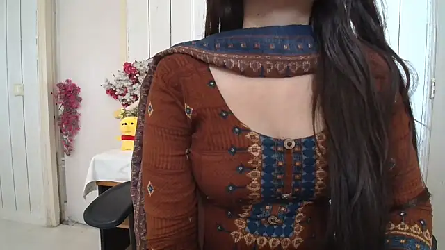 Snapshot of ruby100 chatting on February 23, 2026, 5:19 am ruby100 online show from February 23, 2026, 5:19 am