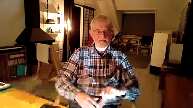 ewaldwillems99 online show from November 24, 2025, 7:58 pm