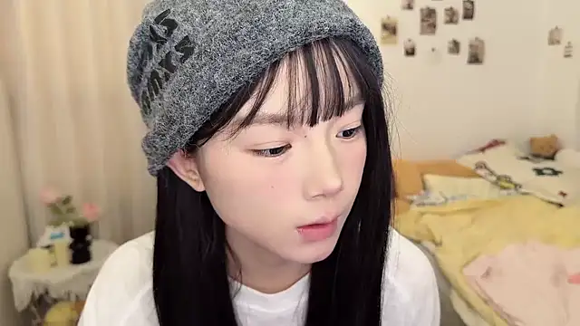 Momo-xx online show from January 8, 2026, 12:38 am