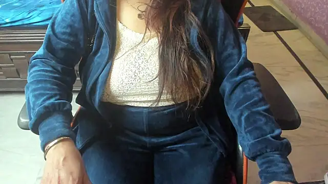 ShylaGill online show from November 28, 2025, 1:50 am