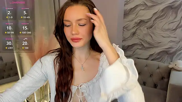 Aria Mila online show from December 3, 2025, 11:31 am