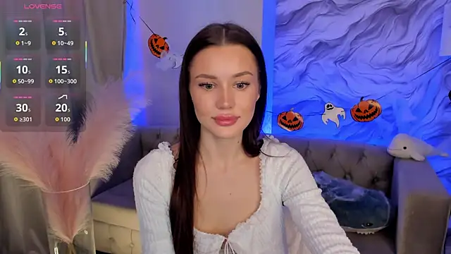 Aria Mila online show from October 24, 2025, 11:20 am