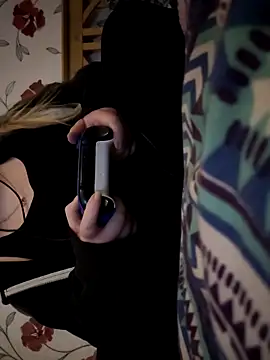 itsCuteTits online show from November 4, 2025, 3:49 pm