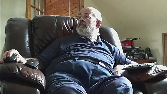 janzer13 online show from April 4, 2026, 12:45 pm