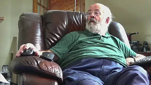 janzer13 online show from February 8, 2026, 2:04 pm