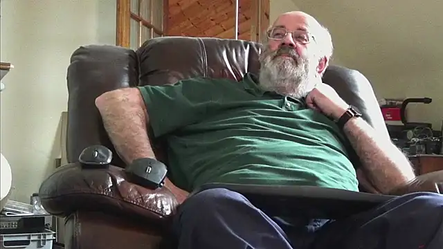 Snapshot of janzer13 chatting on November 22, 2025, 1:54 pm janzer13 online show from November 22, 2025, 1:54 pm