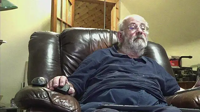 Snapshot of janzer13 chatting on November 17, 2025, 7:07 pm janzer13 online show from November 17, 2025, 7:07 pm