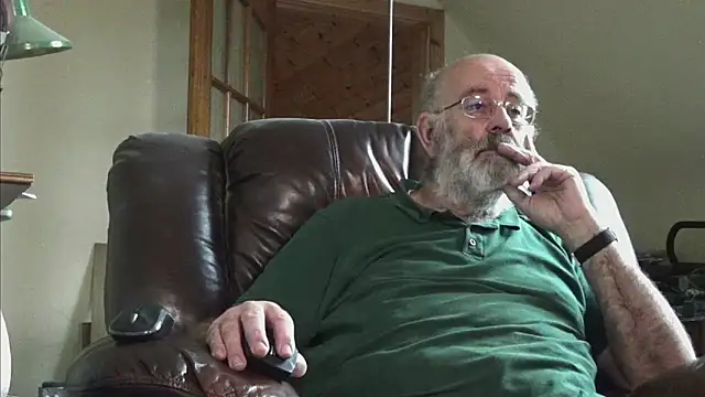 Snapshot of janzer13 chatting on October 30, 2025, 2:04 pm janzer13 online show from October 30, 2025, 2:04 pm