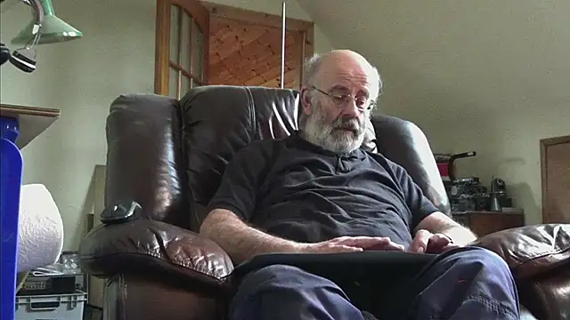 janzer13 online show from January 7, 2026, 2:22 pm