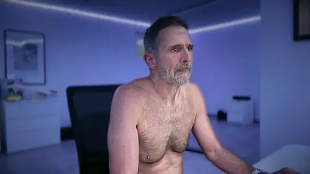 Snapshot of cumwithbrad chatting on June 2, 2026, 3:01 pm cumwithbrad online show from June 2, 2026, 3:01 pm
