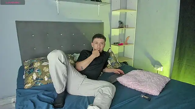 polvodeangelll online show from October 7, 2025, 5:19 am