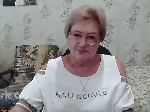 Snapshot of Renata62011 chatting on September 9, 2025, 10:47 am Renata62011 online show from September 9, 2025, 10:47 am