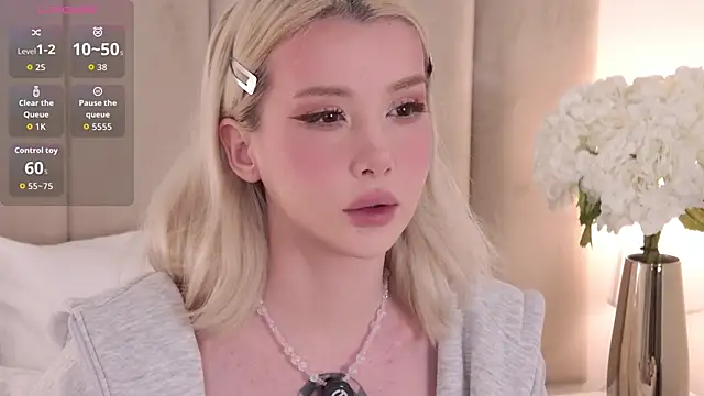 Snapshot of Nesolla chatting on September 9, 2025, 10:25 am Nesolla online show from September 9, 2025, 10:25 am