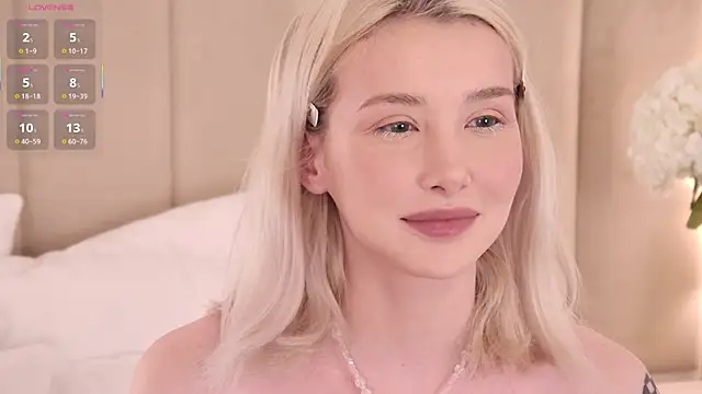 Snapshot of Nesolla chatting on September 25, 2025, 7:42 pm Nesolla online show from September 25, 2025, 7:42 pm