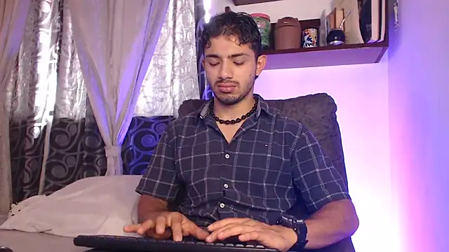 Snapshot of ArturoCardona_ chatting on April 4, 2026, 2:23 pm ArturoCardona online show from April 4, 2026, 2:23 pm