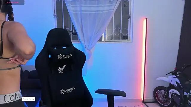 Aishelyng online show from October 2, 2025, 9:07 pm