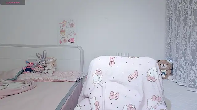 9aunatiis online show from May 18, 2026, 8:02 pm
